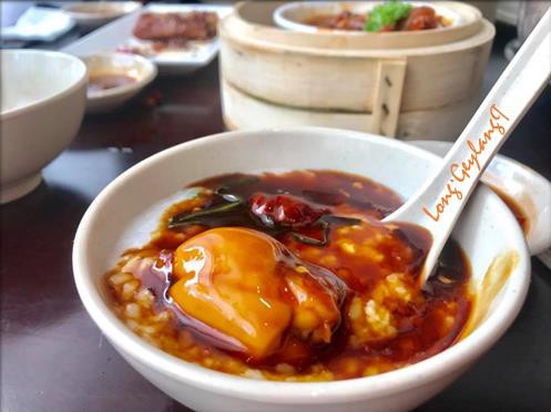 Khơi nguồn cảm hứng từ khu ẩm thực Geylang sầm uất của “đảo quốc sư tử” - Ảnh 1. Khơi nguồn cảm hứng từ khu ẩm thực Geylang sầm uất của “đảo quốc sư tử” - Ảnh 1.