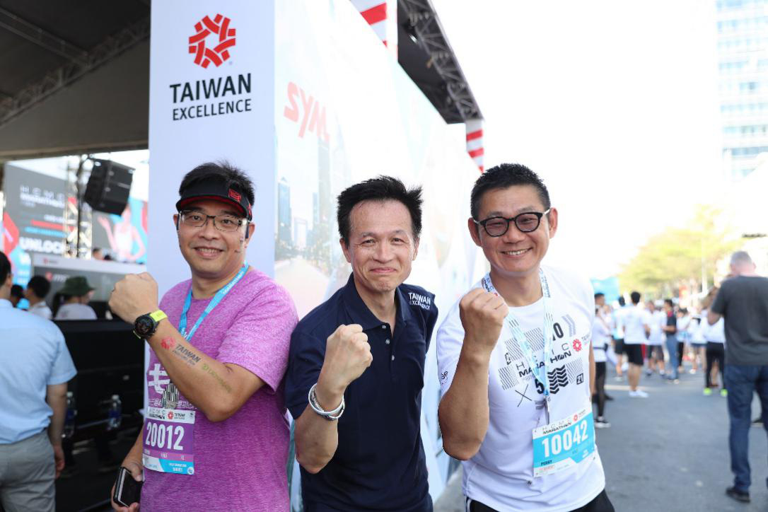 Những khoảnh khắc đẹp trên đường đua HCMC Marathon 2020 - Ảnh 2.