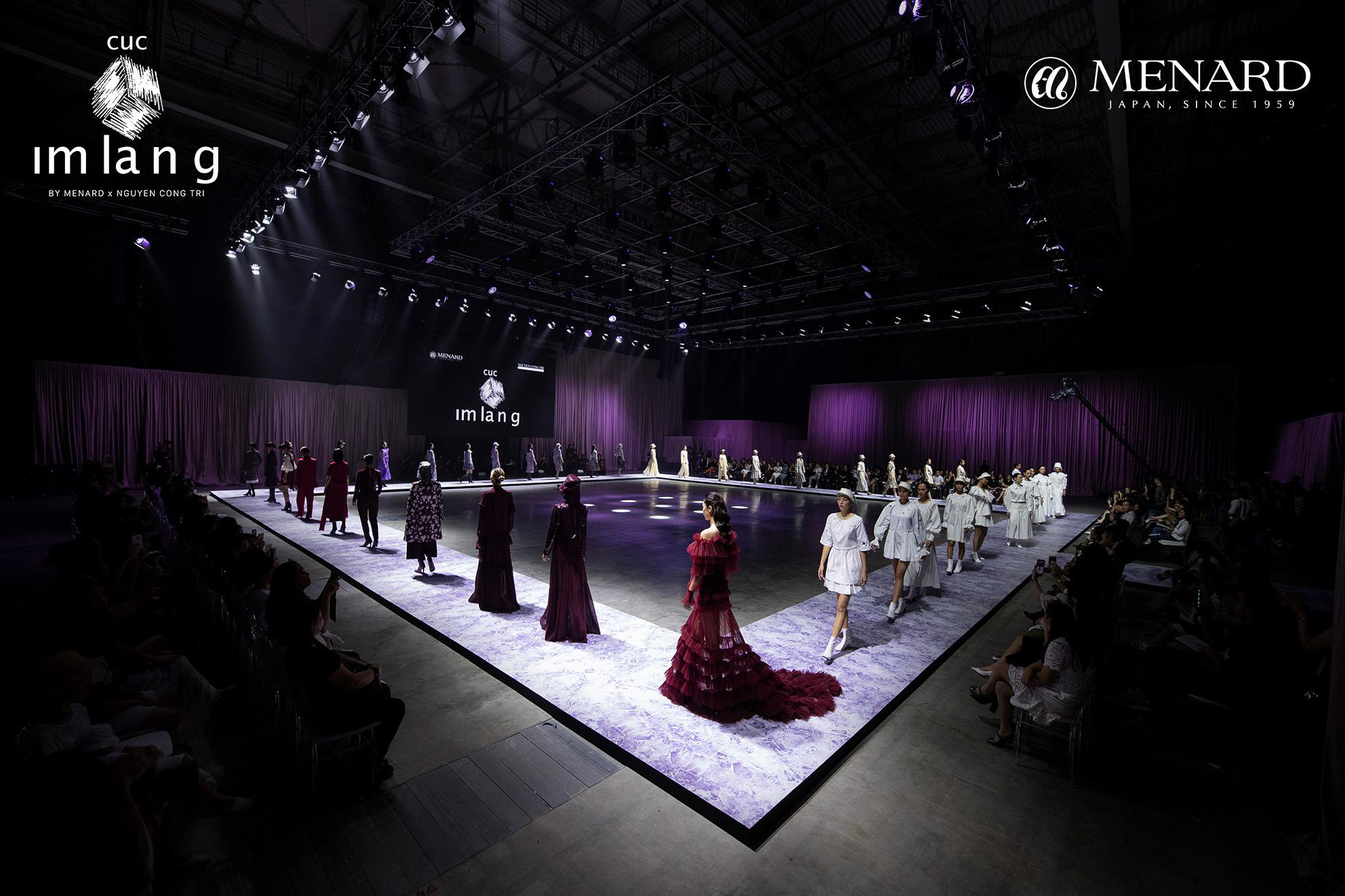 Makeup artist Nam Trung chia sẻ phong cách trang điểm Á Đông trong show diễn độc quyền của NTK Công Trí - Ảnh 8. Makeup artist Nam Trung chia sẻ phong cách trang điểm Á Đông trong show diễn độc quyền của NTK Công Trí - Ảnh 8.