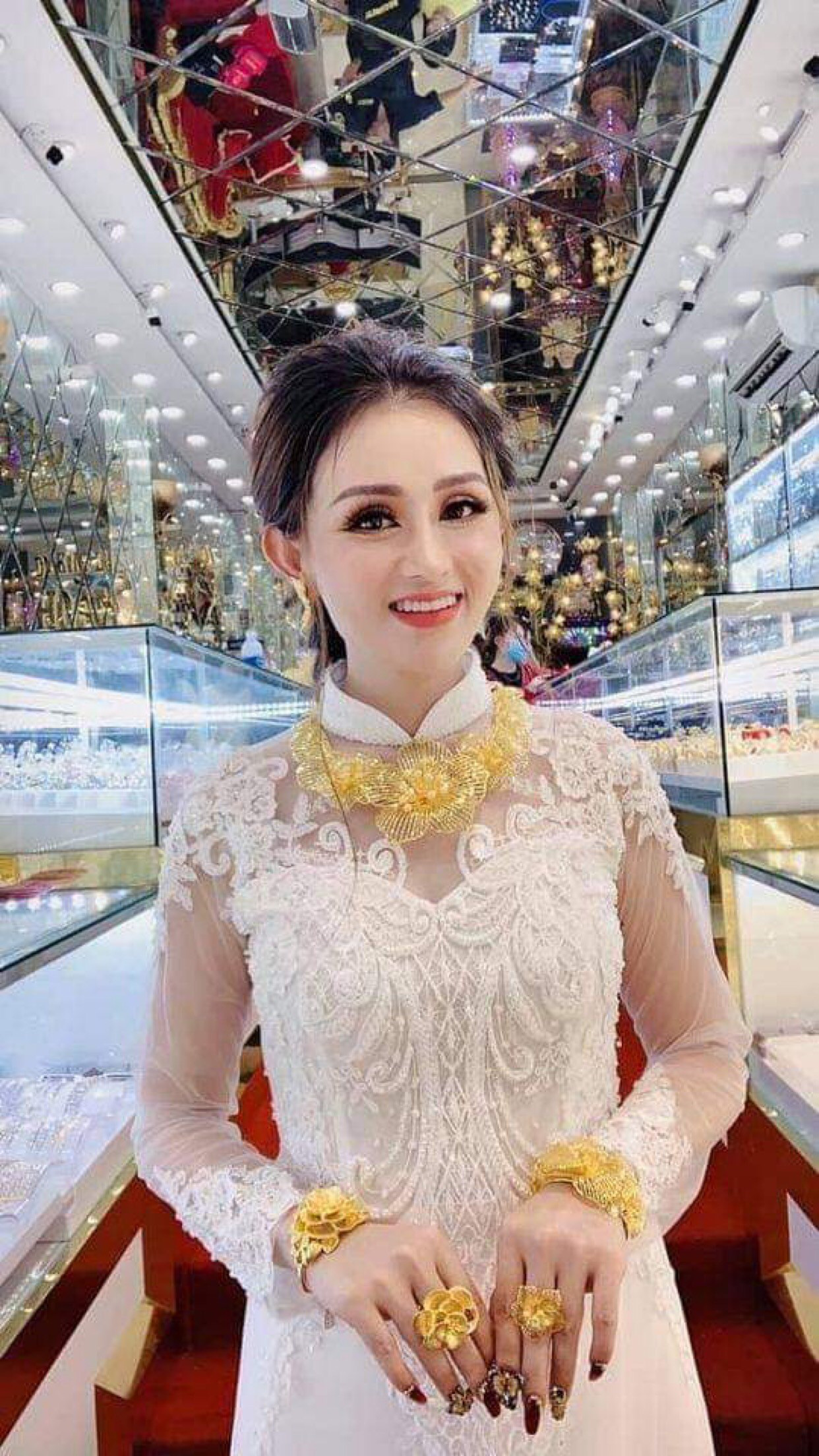 Mùa cưới rộn ràng, Tiệm Vàng Hoàng Phát gợi ý các mẫu trang sức cho cô dâu ngày trọng đại Mùa cưới rộn ràng, Tiệm Vàng Hoàng Phát gợi ý các mẫu trang sức cho cô dâu ngày trọng đại