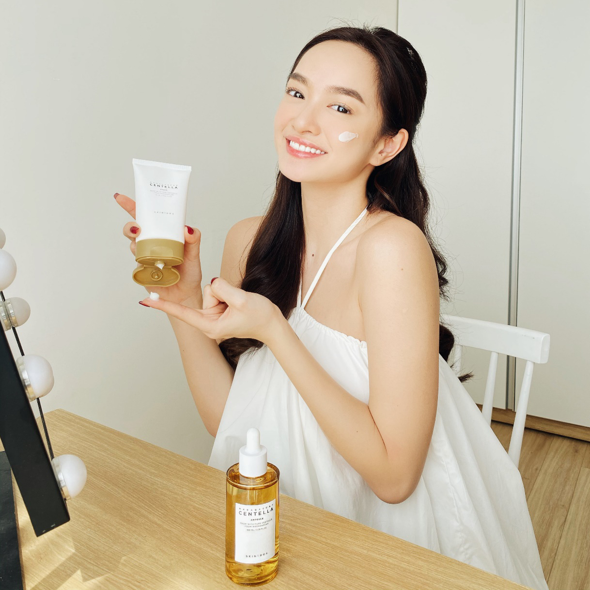 Bật mí cách “giải cứu” da sau mụn từ những cô nàng “IT Girl” - Ảnh 2. Bật mí cách “giải cứu” da sau mụn từ những cô nàng “IT Girl” - Ảnh 2.