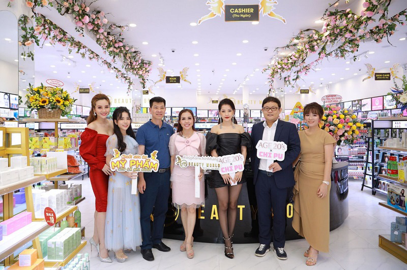 Săn mỹ phẩm chính hãng sale sập sàn tại AB Beauty World, dân tình rần rần quẩy cùng Chi Pu - Ảnh 1. Săn mỹ phẩm chính hãng sale sập sàn tại AB Beauty World, dân tình rần rần quẩy cùng Chi Pu - Ảnh 1.
