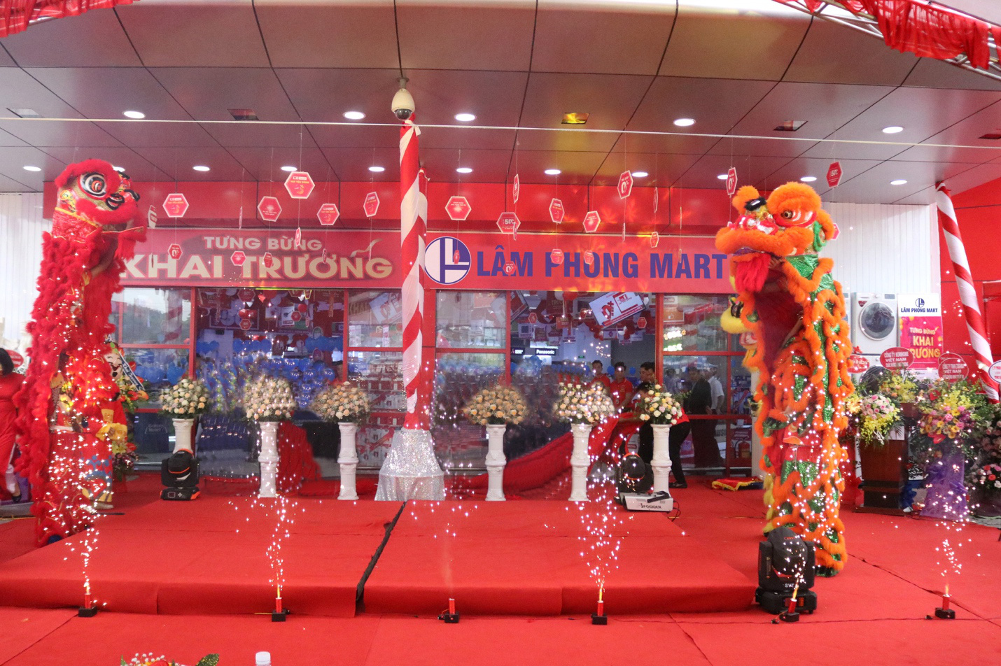 Lý giải sức hút của Lâm Phong Mart - thiên đường mua sắm cho cả gia đình - Ảnh 1. Lý giải sức hút của Lâm Phong Mart - thiên đường mua sắm cho cả gia đình - Ảnh 1.