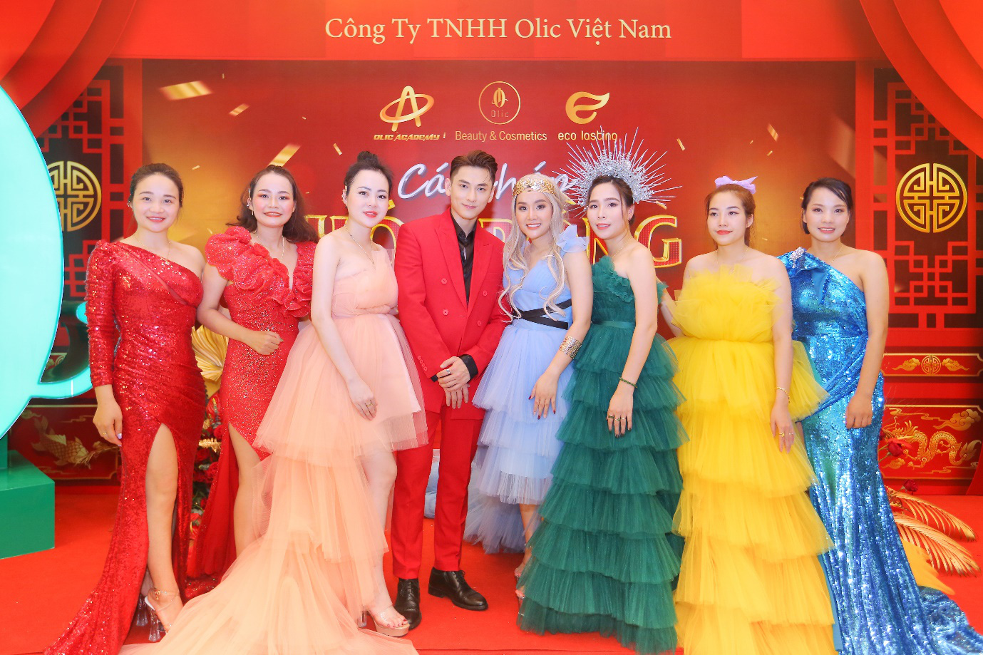 Isaac bùng nổ tại sự kiện sinh nhật 4 tuổi của thương hiệu mỹ phẩm sạch Olic - Ảnh 7. Isaac bùng nổ tại sự kiện sinh nhật 4 tuổi của thương hiệu mỹ phẩm sạch Olic - Ảnh 7.