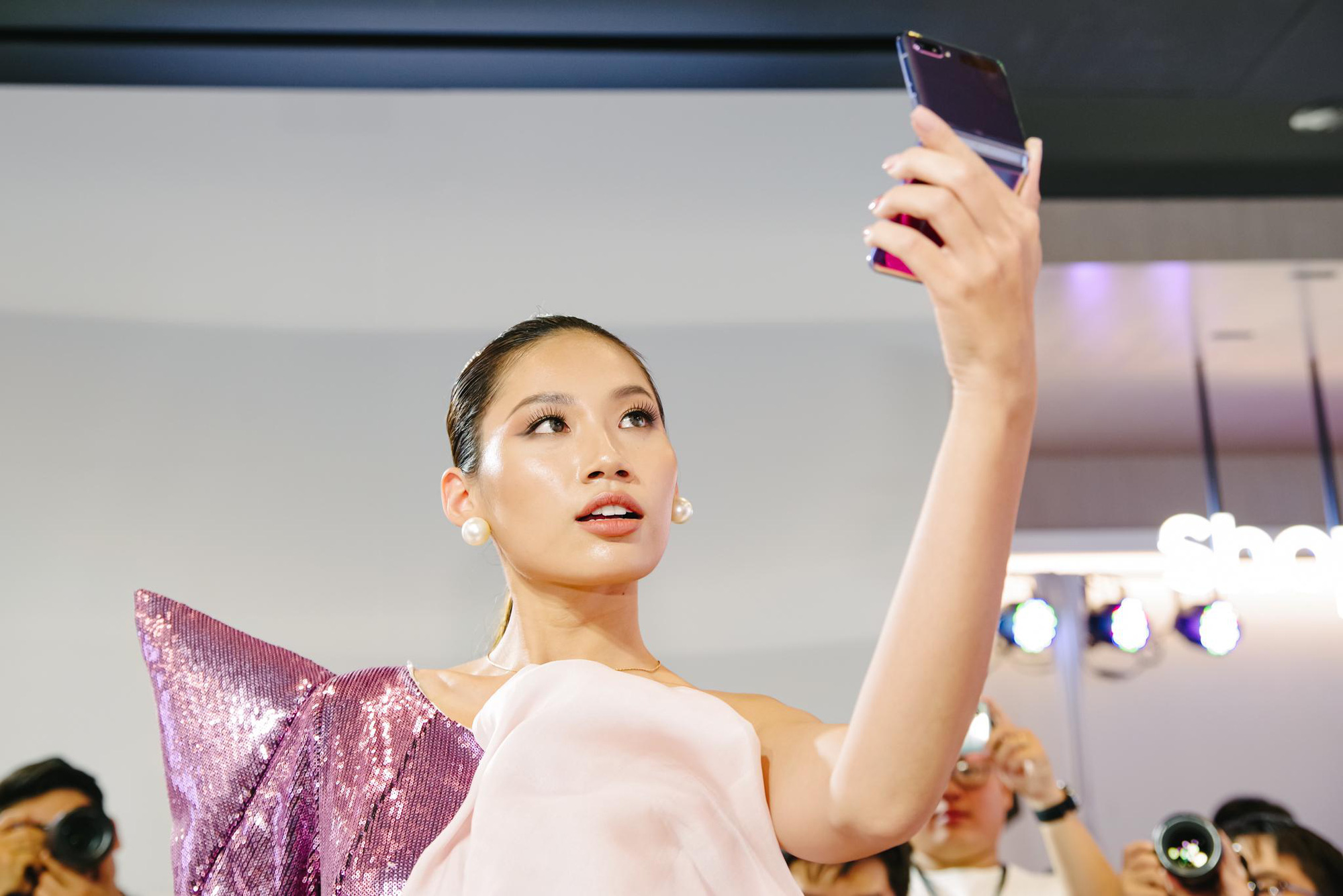 Galaxy Z Flip ra mắt chính thức tại Việt Nam, mở đầu xu hướng thời trang công nghệ mới - Ảnh 5.