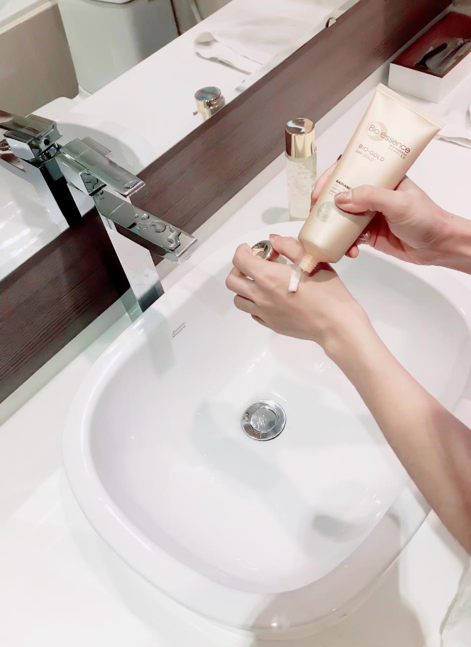 Nhật ký chăm sóc da chống lão hóa bằng Vàng 24K của cô nàng da nhạy cảm - Ảnh 4. Nhật ký chăm sóc da chống lão hóa bằng Vàng 24K của cô nàng da nhạy cảm - Ảnh 4.