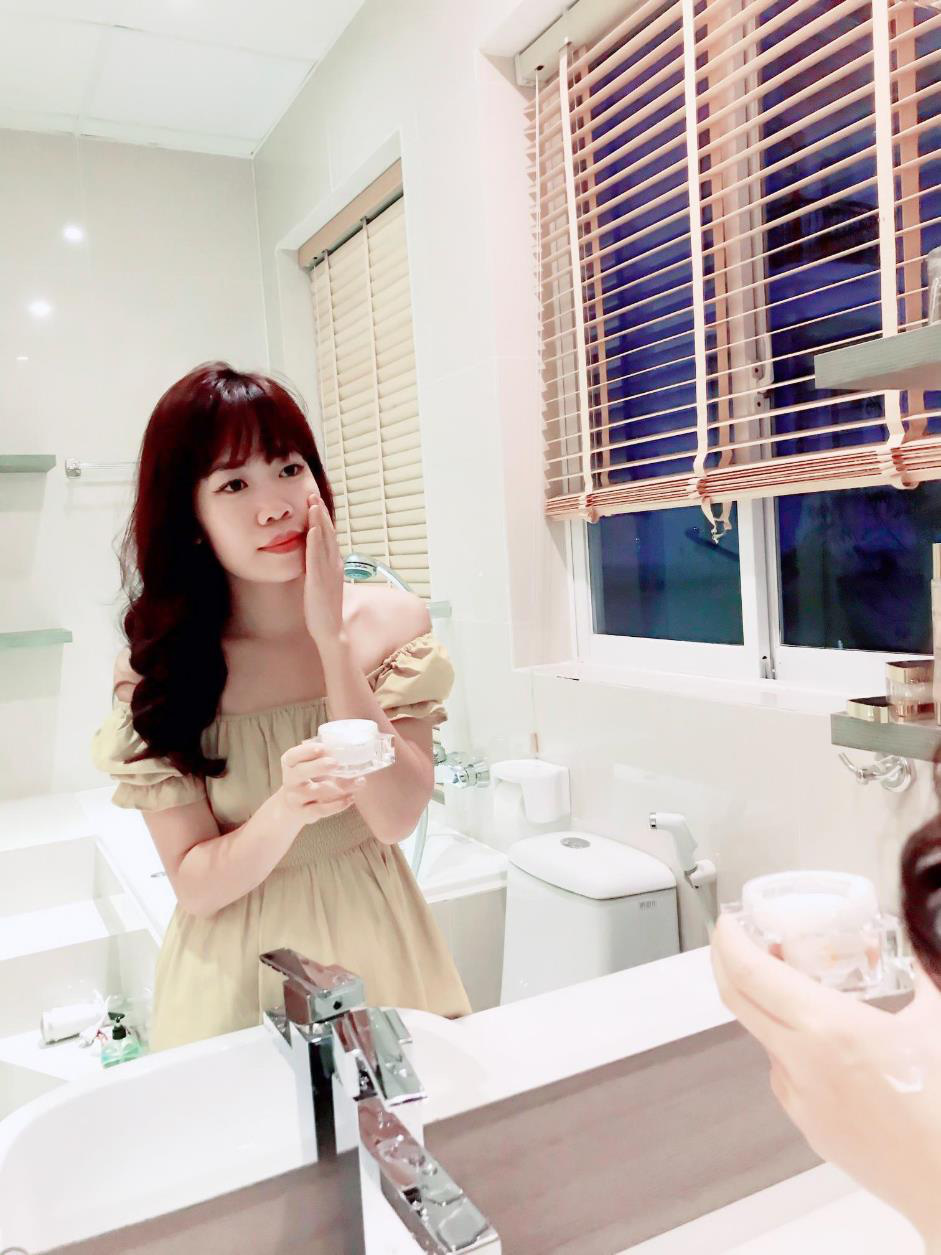 Nhật ký chăm sóc da chống lão hóa bằng Vàng 24K của cô nàng da nhạy cảm - Ảnh 5. Nhật ký chăm sóc da chống lão hóa bằng Vàng 24K của cô nàng da nhạy cảm - Ảnh 5.