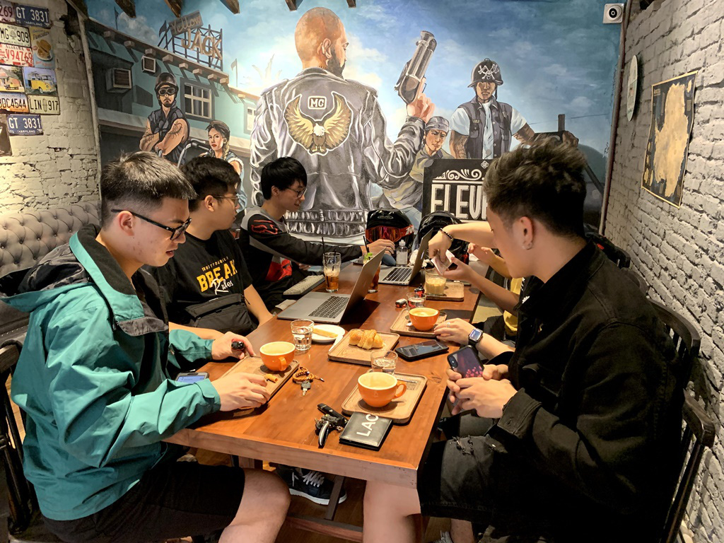 Đơn giản mà hiện đại, đây là chốn “tụ nghĩa” mới dành cho dân biker Hà Nội - Ảnh 4. Đơn giản mà hiện đại, đây là chốn “tụ nghĩa” mới dành cho dân biker Hà Nội - Ảnh 4.