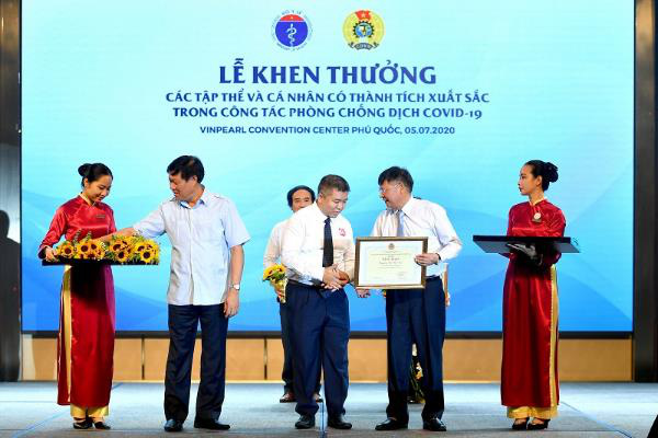 Tr&agrave;n đầy cảm x&uacute;c trong kỳ nghỉ tri &acirc;n b&aacute;c sĩ tuyến đầu chống dịch - Ảnh 12.