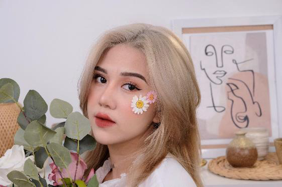Đam mê livestream, nữ streamer 9X chiến thắng chương trình Vua Chốt Đơn của Shopee - Ảnh 6. Đam mê livestream, nữ streamer 9X chiến thắng chương trình Vua Chốt Đơn của Shopee - Ảnh 6.