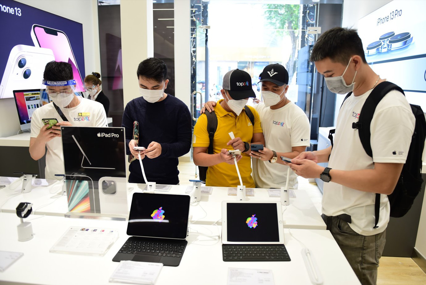 Tốc độ mở chuỗi TopZone đáng ngạc nhiên của Thế Giới Di Động - Ảnh 2.