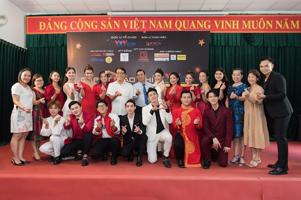 Công ty CP DPDL Pharmedic đồng hành cùng sinh viên đam mê nghề MC - Ảnh 3. Công ty CP DPDL Pharmedic đồng hành cùng sinh viên đam mê nghề MC - Ảnh 3.