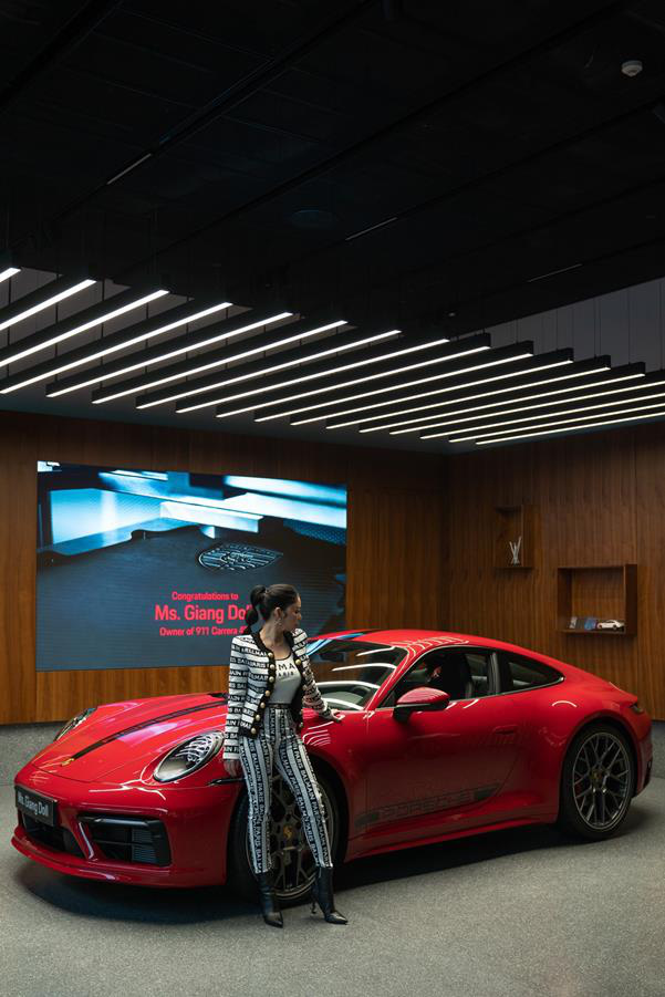 CEO Gcell Lê Giang sở hữu siêu xe Porsche 911 Carrera S - Ảnh 1.