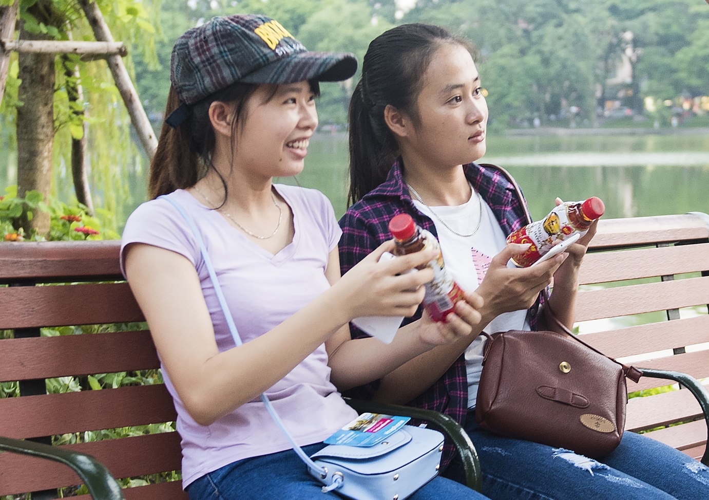 Nắng nóng, nhiều người tìm đến các loại nước giải khát nguồn gốc tự nhiên để “giải nhiệt” - Ảnh 1. Nắng nóng, nhiều người tìm đến các loại nước giải khát nguồn gốc tự nhiên để “giải nhiệt” - Ảnh 1.