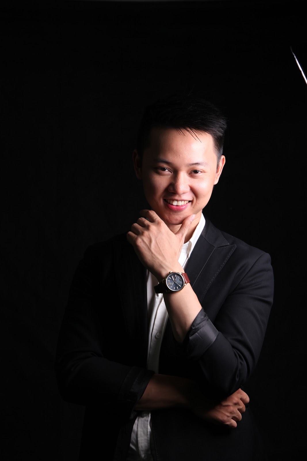 Đồng hành với bạn trong khóa học này là Giảng viên Nguyễn Đức Việt - Từng du học nghành thiết kế đồ họa đa phương tiện – tại tập đoàn Aptech Limited – Bangalore Ấn Độ