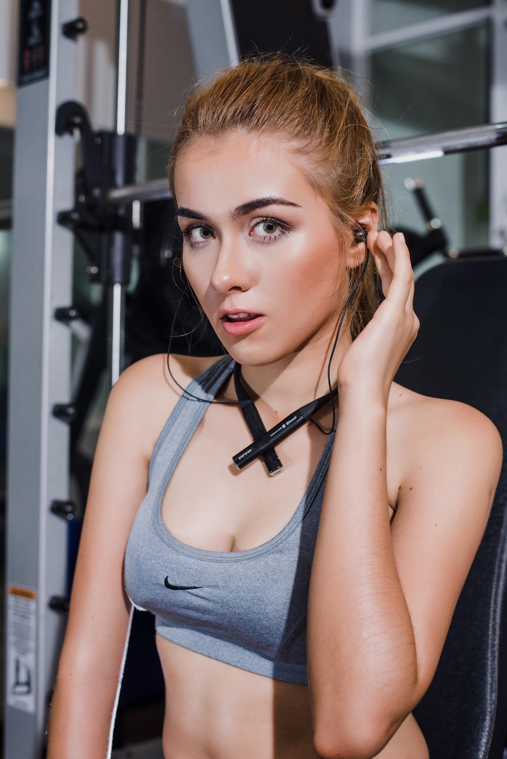 “Săn lùng” mẫu tai nghe bluetooth PBH-300 cực tiện dụng, đang được khuyến mại tới 20% - Ảnh 5. “Săn lùng” mẫu tai nghe bluetooth PBH-300 cực tiện dụng, đang được khuyến mại tới 20% - Ảnh 5.