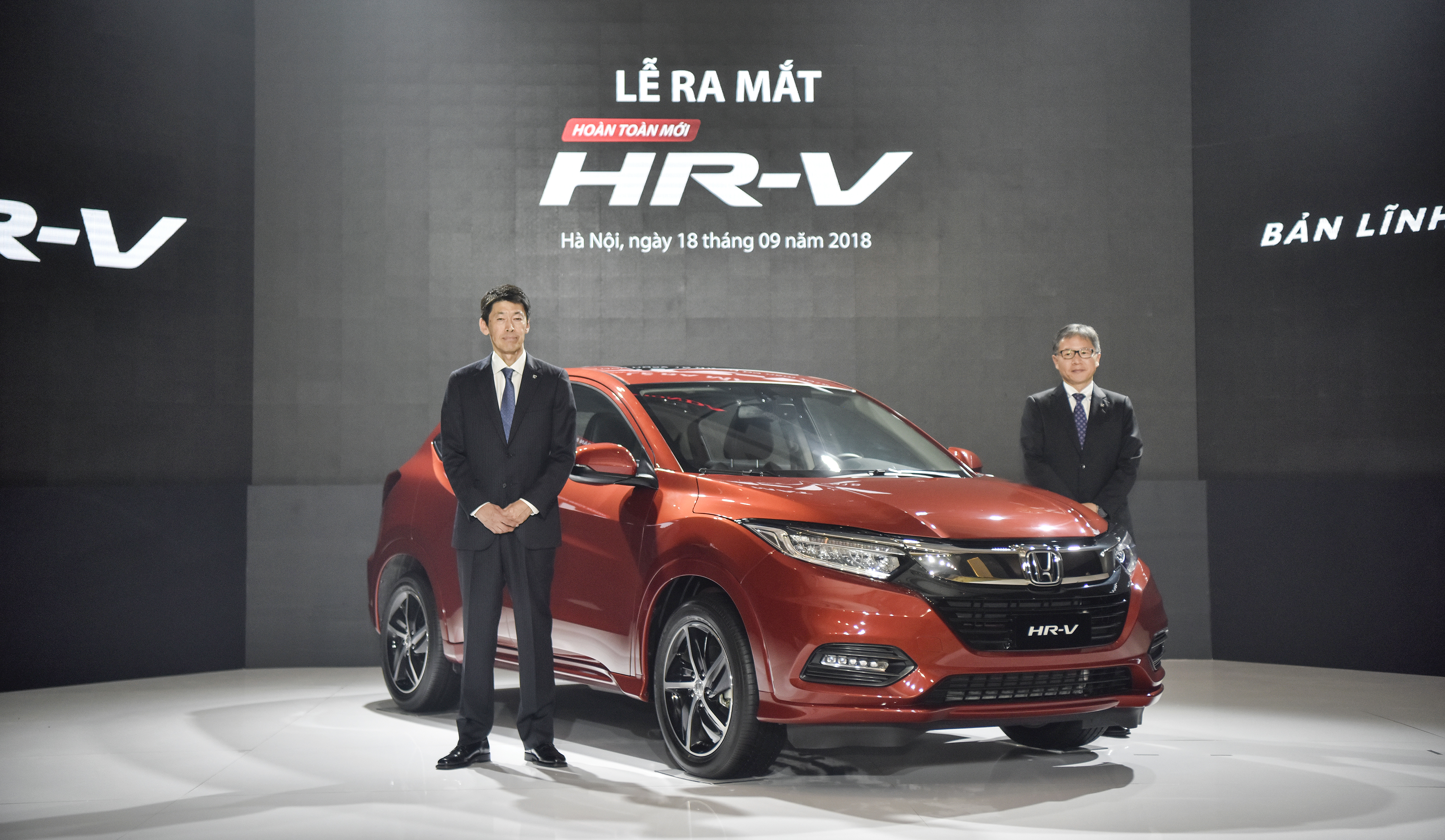 Honda Việt Nam giới thiệu mẫu xe Honda HR-V hoàn toàn mới “Xứng tầm bản lĩnh tiên phong” - Ảnh 4. Honda Việt Nam giới thiệu mẫu xe Honda HR-V hoàn toàn mới “Xứng tầm bản lĩnh tiên phong” - Ảnh 4.