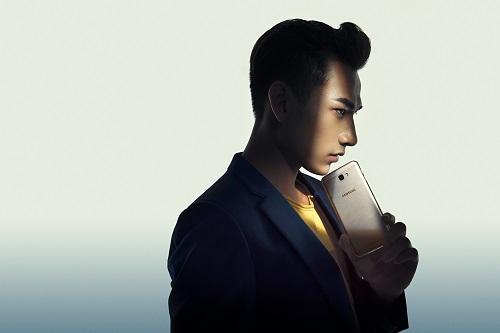 Một soái ca là chưa đủ, Samsung vừa nhân 2 sức mạnh của smartphone bán chạy nhất Việt Nam - Ảnh 6. Một soái ca là chưa đủ, Samsung vừa nhân 2 sức mạnh của smartphone bán chạy nhất Việt Nam - Ảnh 6.