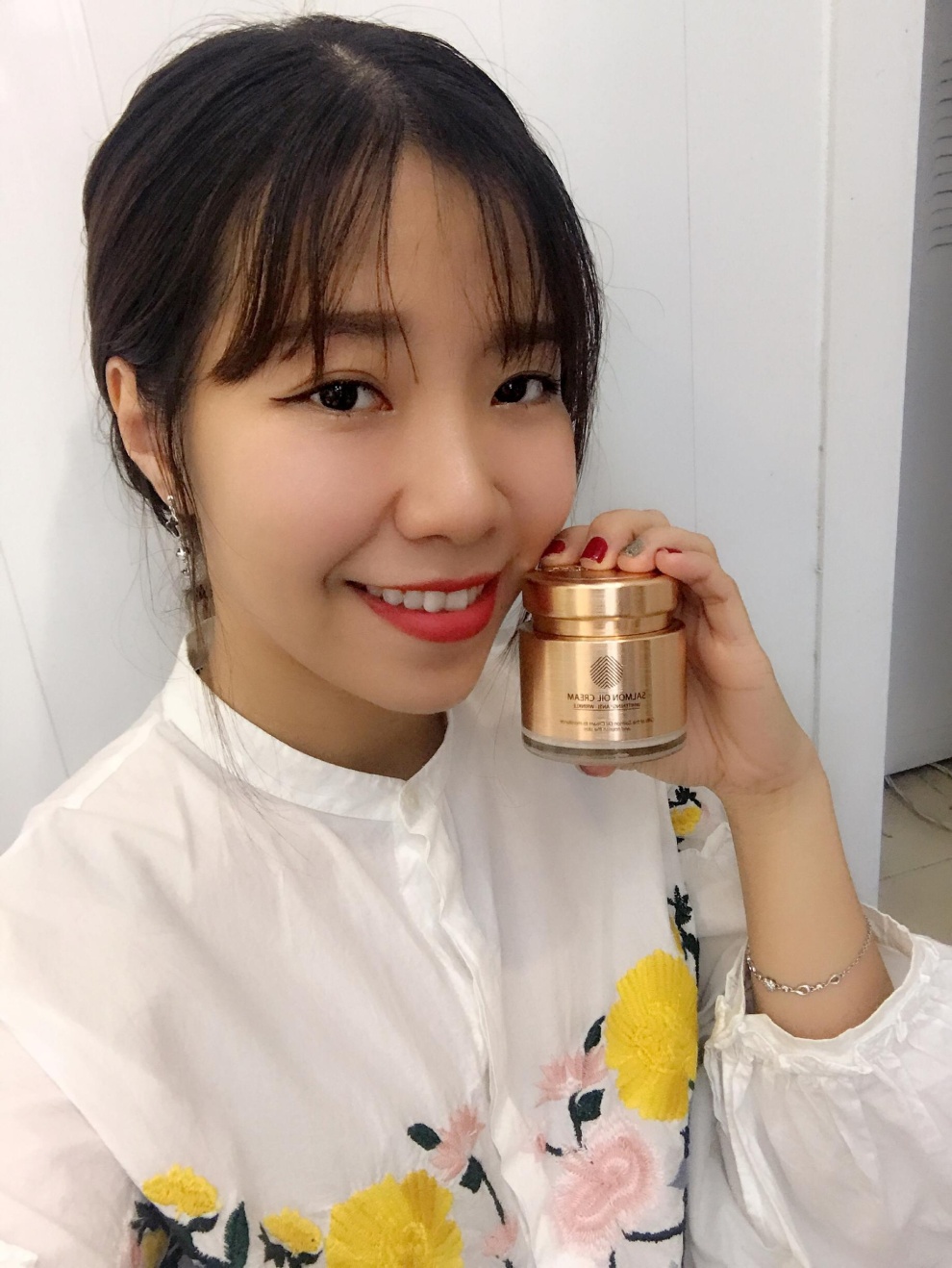 Kem dưỡng da chiết xuất từ cá hồi - Có gì lạ mà khiến hội chị em “mê mệt” đến thế? - Ảnh 6. Kem dưỡng da chiết xuất từ cá hồi - Có gì lạ mà khiến hội chị em “mê mệt” đến thế? - Ảnh 6.