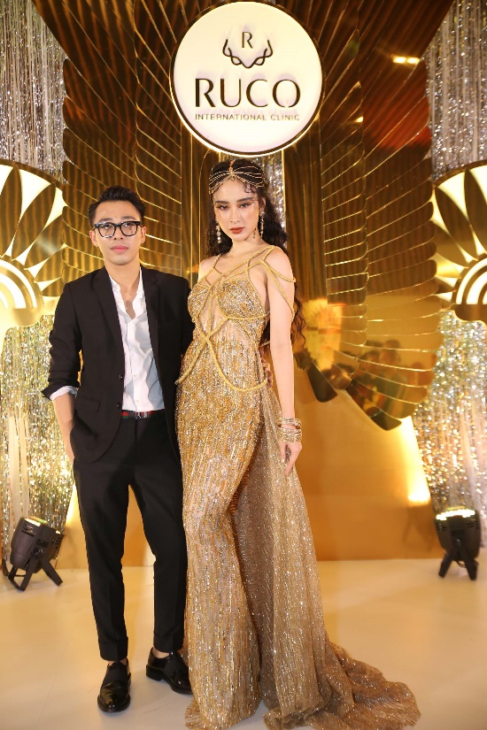 Thu Thảo kín đáo, Tóc Tiên gợi cảm cùng nổi bật trên thảm đỏ - Ảnh 12.