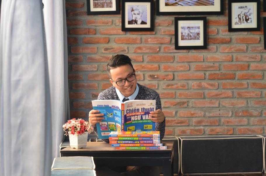 Những cuốn sách mang đến cơn mưa điểm 10 trong kì thi THPT Quốc gia 2017 - Ảnh 5. Những cuốn sách mang đến cơn mưa điểm 10 trong kì thi THPT Quốc gia 2017 - Ảnh 5.