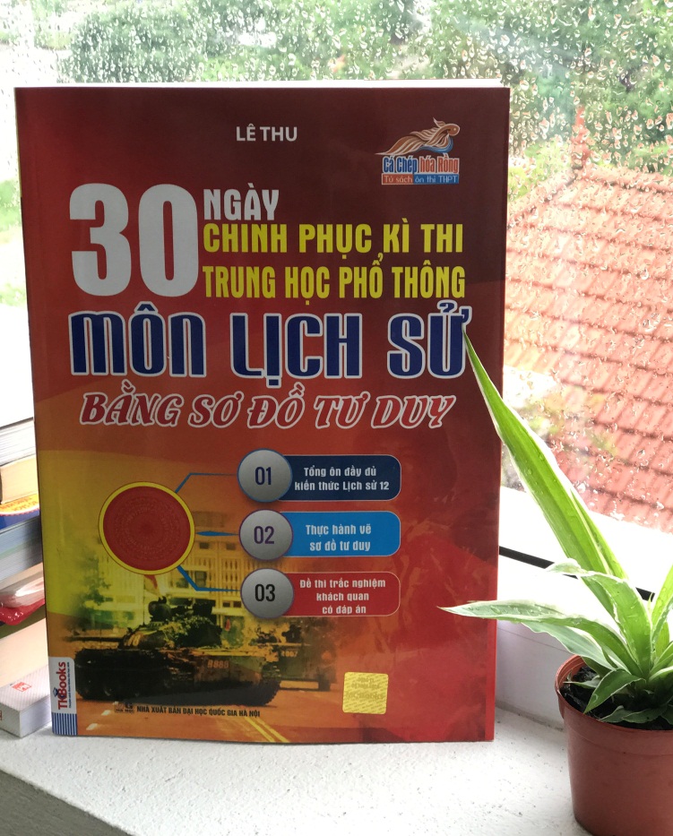 Những cuốn sách mang đến cơn mưa điểm 10 trong kì thi THPT Quốc gia 2017 - Ảnh 6. Những cuốn sách mang đến cơn mưa điểm 10 trong kì thi THPT Quốc gia 2017 - Ảnh 6.