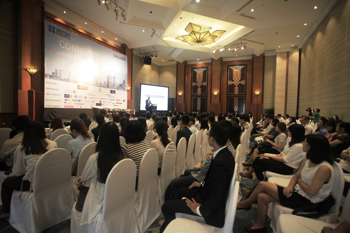 Hội chợ việc làm tháng 8 cho du học sinh về nước - Ảnh 1. Hội chợ việc làm tháng 8 cho du học sinh về nước - Ảnh 1.