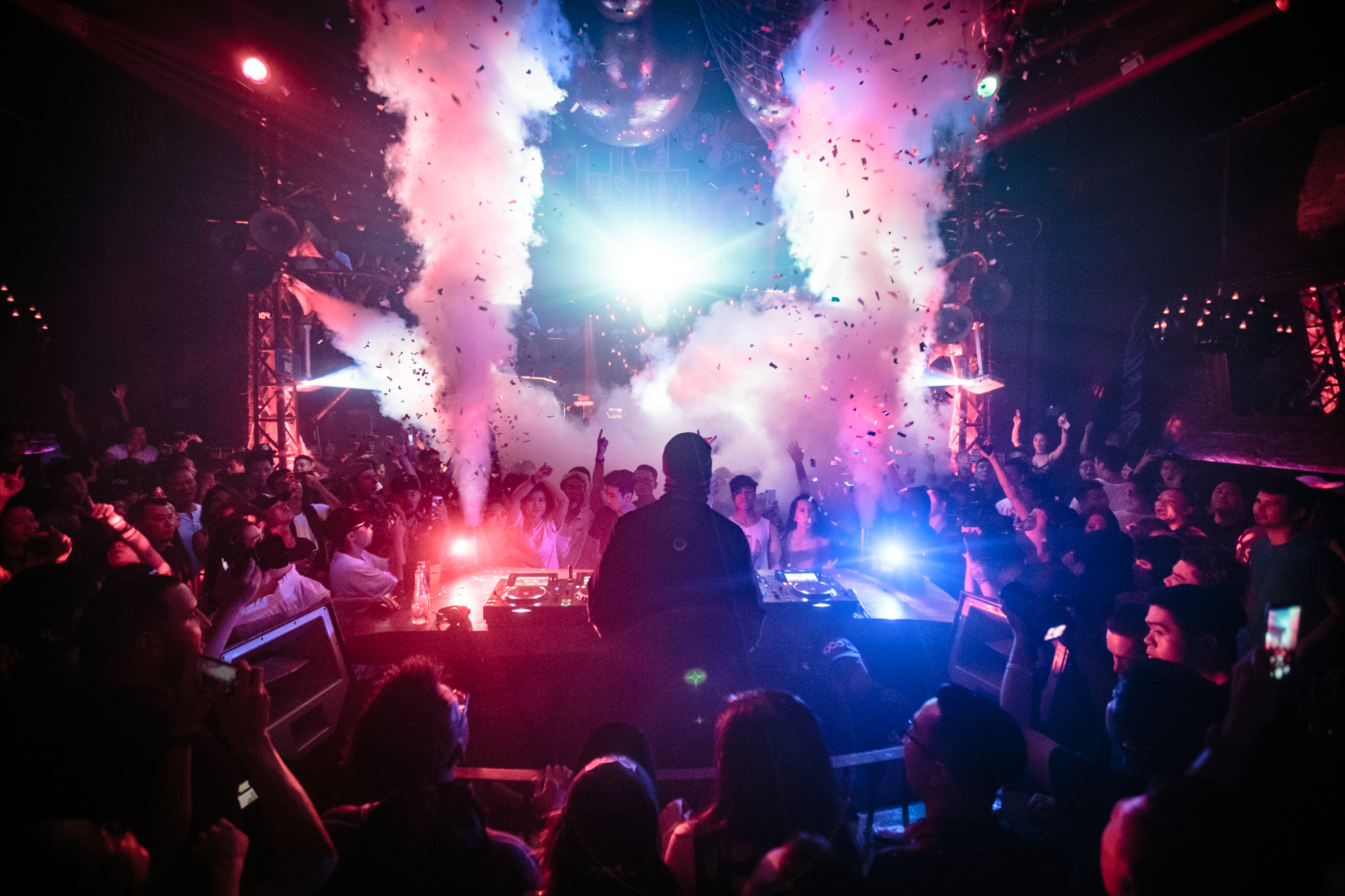 Malaa – DJ bí ẩn nhất thế giới khiến khán giả Việt ngỡ ngàng với set nhạc cực đỉnh - Ảnh 5. Malaa – DJ bí ẩn nhất thế giới khiến khán giả Việt ngỡ ngàng với set nhạc cực đỉnh - Ảnh 5.