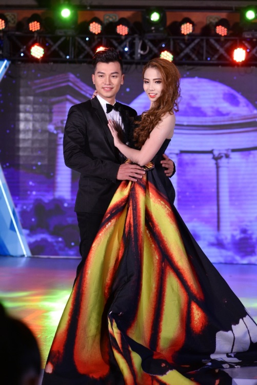 Mâu Thủy diện mốt xuyên thấu đi chấm “The Face of PNJ” - Ảnh 4. Mâu Thủy diện mốt xuyên thấu đi chấm “The Face of PNJ” - Ảnh 4.