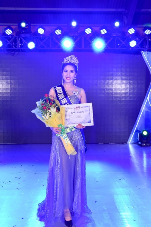 Mâu Thủy diện mốt xuyên thấu đi chấm “The Face of PNJ” - Ảnh 7. Mâu Thủy diện mốt xuyên thấu đi chấm “The Face of PNJ” - Ảnh 7.