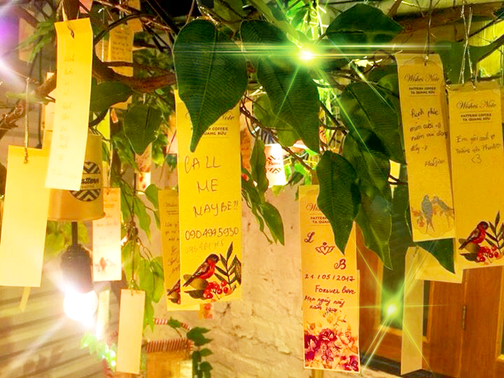 Giới trẻ Hà thành nô nức thổ lộ tình yêu tại cây ước Pattern Coffee Tạ Quang Bửu - Ảnh 6. Giới trẻ Hà thành nô nức thổ lộ tình yêu tại cây ước Pattern Coffee Tạ Quang Bửu - Ảnh 6.