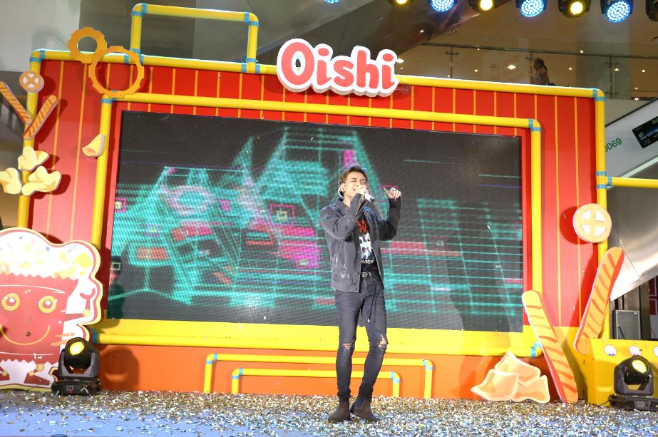 Fan phiêu bất tận với màn trình diễn đặc sắc của thần tượng - Ảnh 1. Fan phiêu bất tận với màn trình diễn đặc sắc của thần tượng - Ảnh 1.