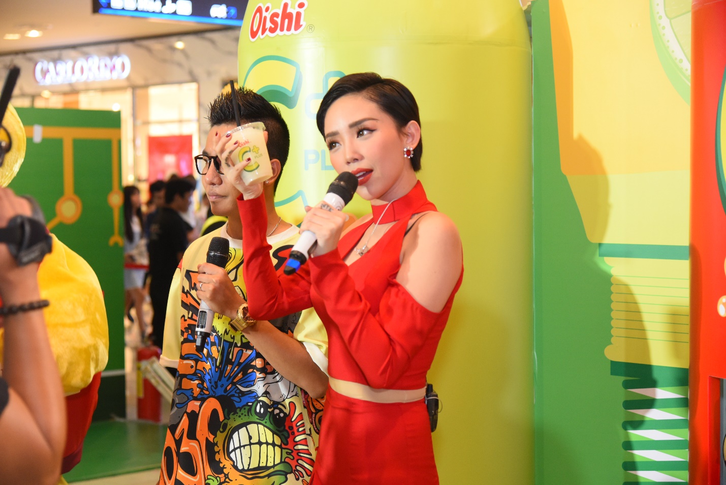 Fan phiêu bất tận với màn trình diễn đặc sắc của thần tượng - Ảnh 9. Fan phiêu bất tận với màn trình diễn đặc sắc của thần tượng - Ảnh 9.