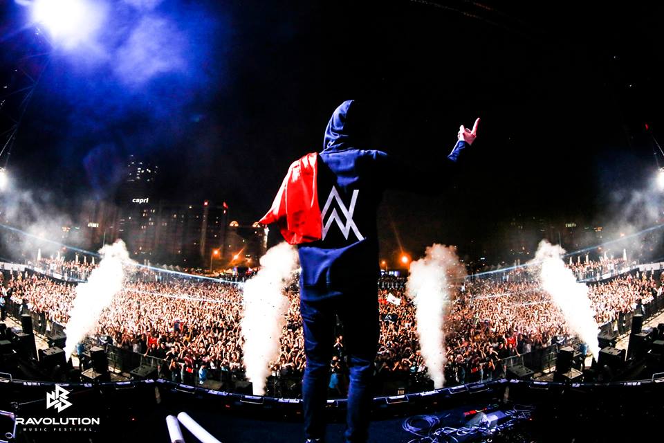 Alan Walker và Nicky Romero sẽ cùng xuất hiện tại Ravolution Music Festival by Jetstar - Ảnh 2. Alan Walker và Nicky Romero sẽ cùng xuất hiện tại Ravolution Music Festival by Jetstar - Ảnh 2.