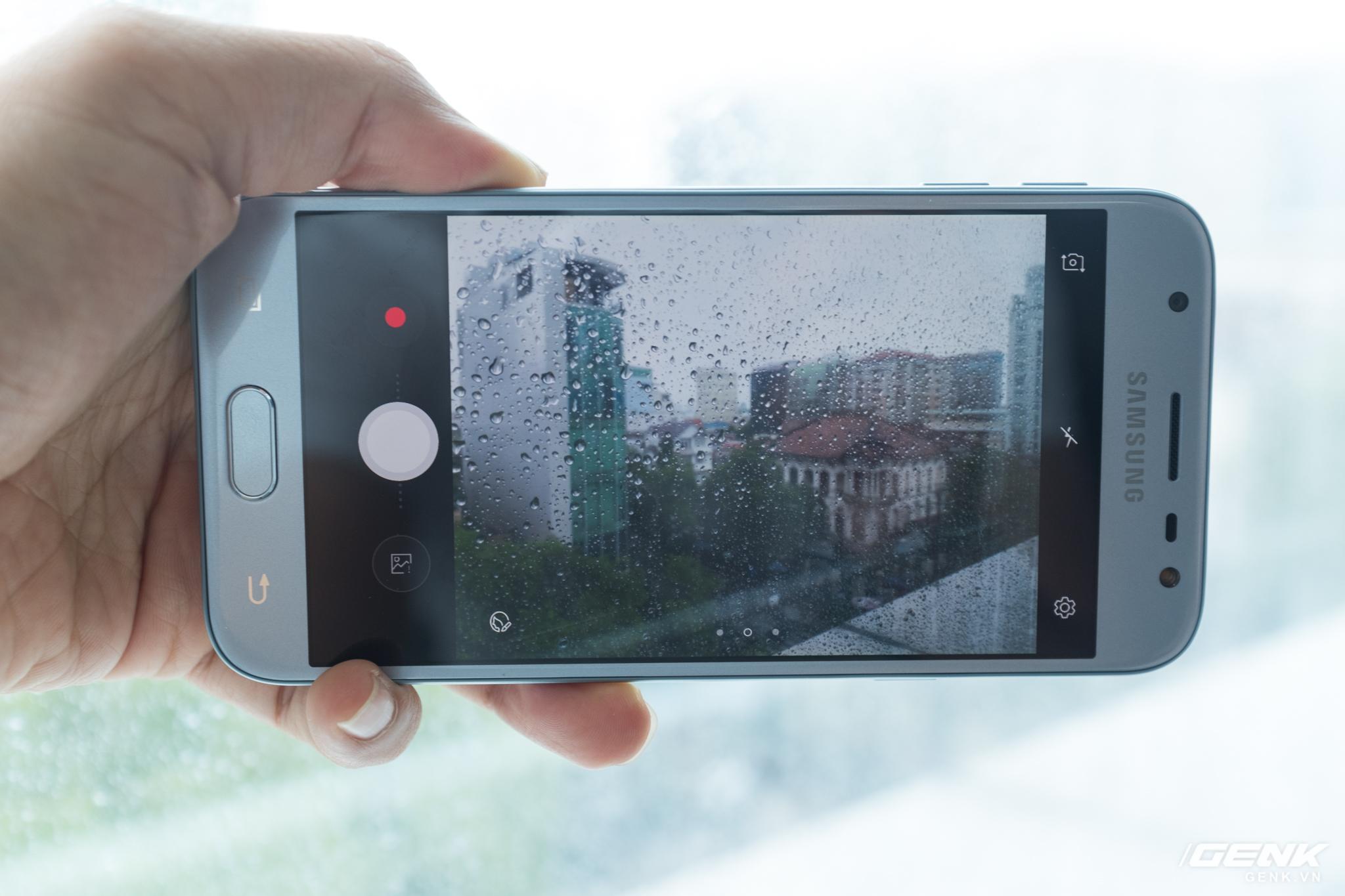 Trải nghiệm camera Galaxy J3 Pro - Đàn em của J7 Pro vẫn thừa sức “chinh phục bóng tối” - Ảnh 1. Trải nghiệm camera Galaxy J3 Pro - Đàn em của J7 Pro vẫn thừa sức “chinh phục bóng tối” - Ảnh 1.