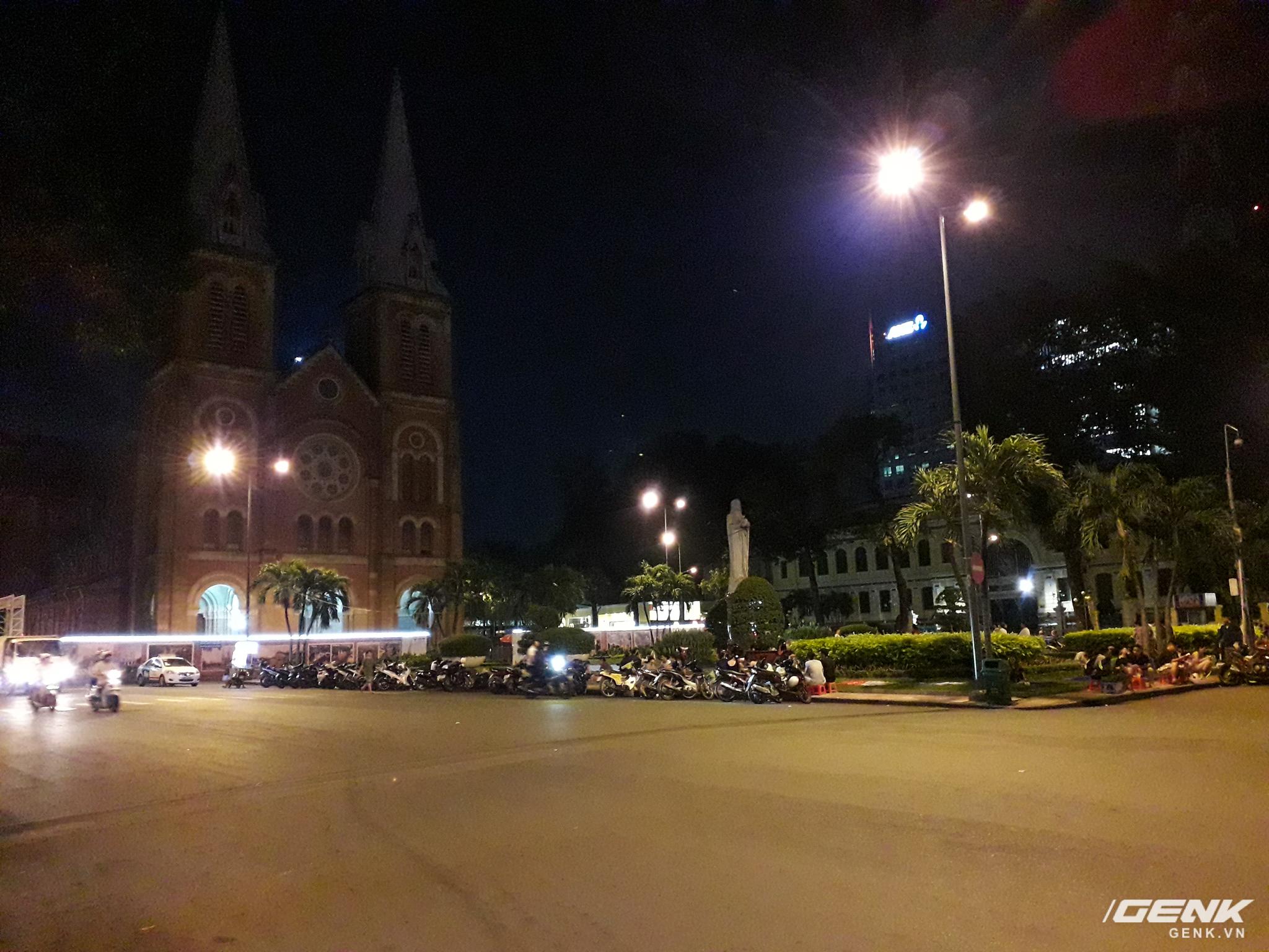 Trải nghiệm camera Galaxy J3 Pro - Đàn em của J7 Pro vẫn thừa sức “chinh phục bóng tối” - Ảnh 13. Trải nghiệm camera Galaxy J3 Pro - Đàn em của J7 Pro vẫn thừa sức “chinh phục bóng tối” - Ảnh 13.