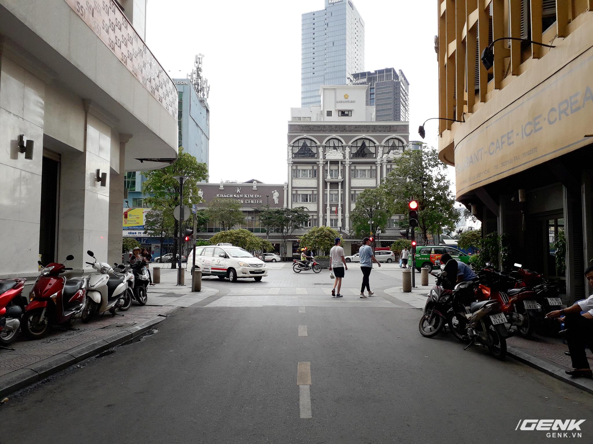 Trải nghiệm camera Galaxy J3 Pro - Đàn em của J7 Pro vẫn thừa sức “chinh phục bóng tối” - Ảnh 18. Trải nghiệm camera Galaxy J3 Pro - Đàn em của J7 Pro vẫn thừa sức “chinh phục bóng tối” - Ảnh 18.