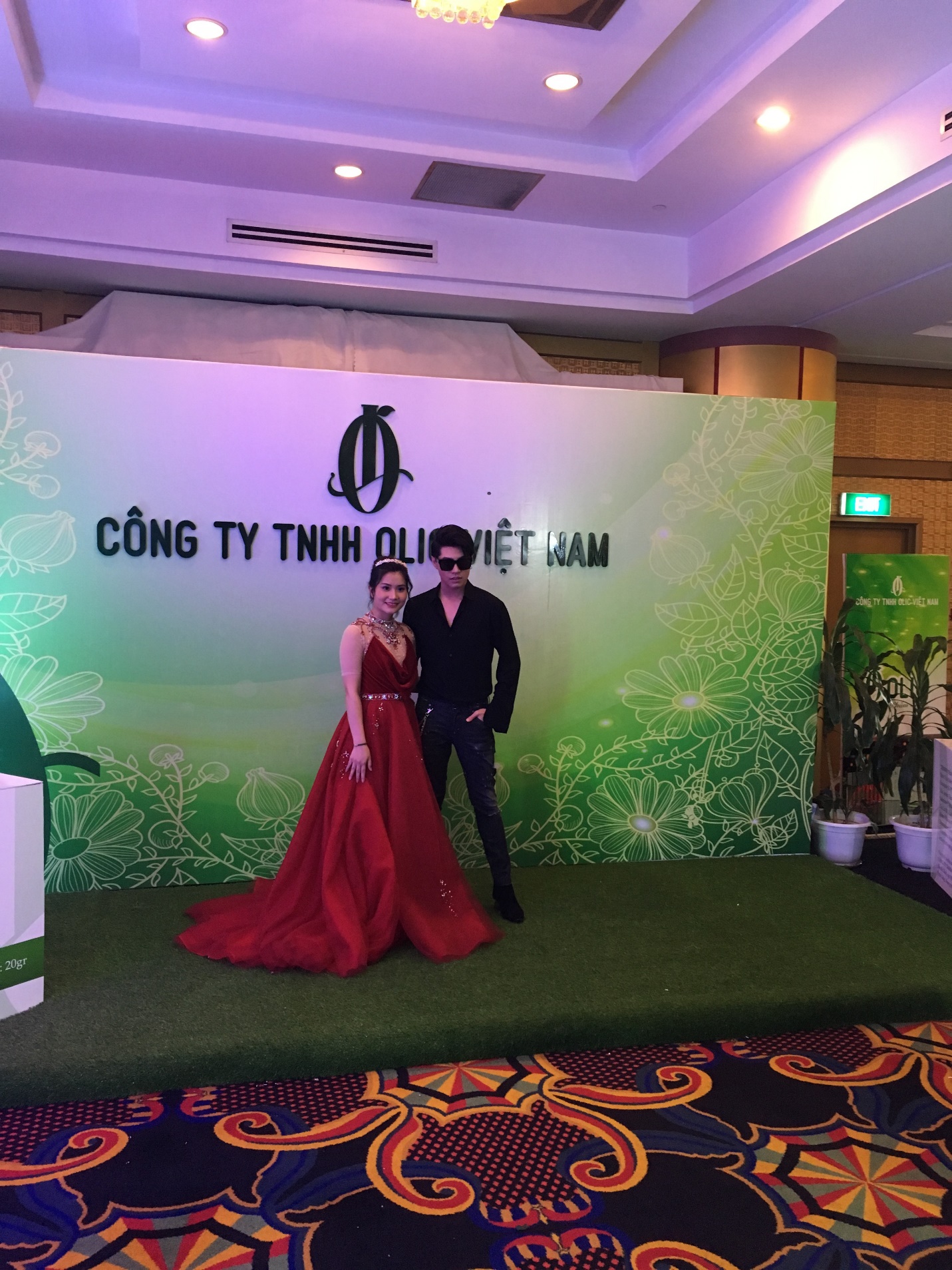 Á hậu Tú Anh hội ngộ Noo Phước Thịnh tại sự kiện của Olic Việt Nam - Ảnh 1. Á hậu Tú Anh hội ngộ Noo Phước Thịnh tại sự kiện của Olic Việt Nam - Ảnh 1.