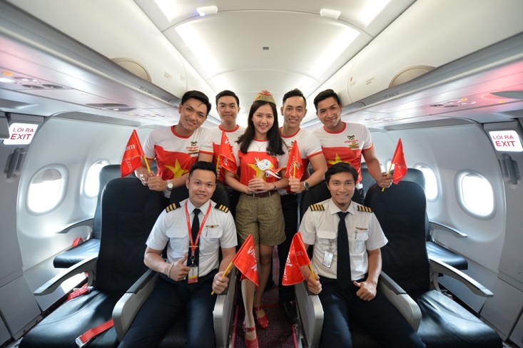 Bất ngờ với chuyến bay “Nối vòng tay lớn” của Vietjet - Ảnh 7. Bất ngờ với chuyến bay “Nối vòng tay lớn” của Vietjet - Ảnh 7.