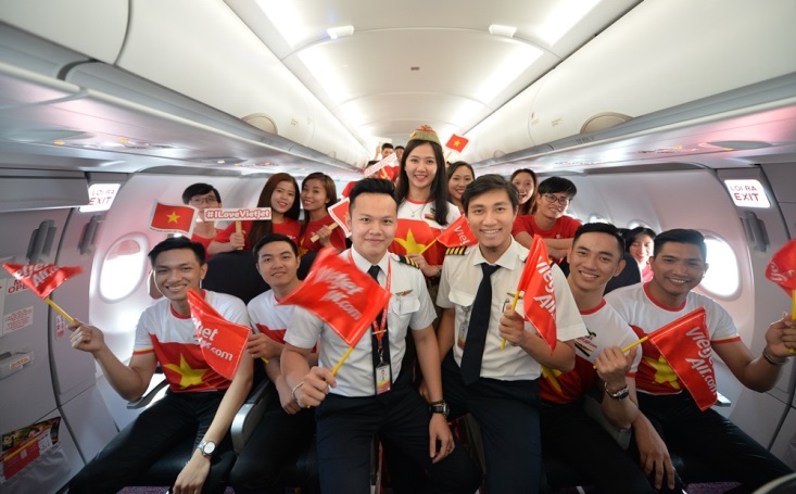 Bất ngờ với chuyến bay “Nối vòng tay lớn” của Vietjet - Ảnh 8. Bất ngờ với chuyến bay “Nối vòng tay lớn” của Vietjet - Ảnh 8.
