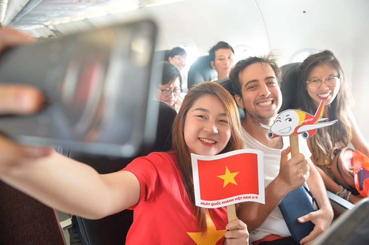 Bất ngờ với chuyến bay “Nối vòng tay lớn” của Vietjet - Ảnh 14. Bất ngờ với chuyến bay “Nối vòng tay lớn” của Vietjet - Ảnh 14.