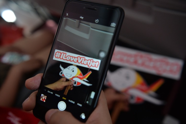 Bất ngờ với chuyến bay “Nối vòng tay lớn” của Vietjet - Ảnh 16. Bất ngờ với chuyến bay “Nối vòng tay lớn” của Vietjet - Ảnh 16.