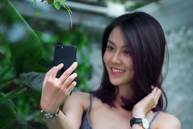 Back To School: Chỉ 890k nên mua smartphone nào để đáp ứng nhu cầu học tập, giải trí? - Ảnh 1. Back To School: Chỉ 890k nên mua smartphone nào để đáp ứng nhu cầu học tập, giải trí? - Ảnh 1.