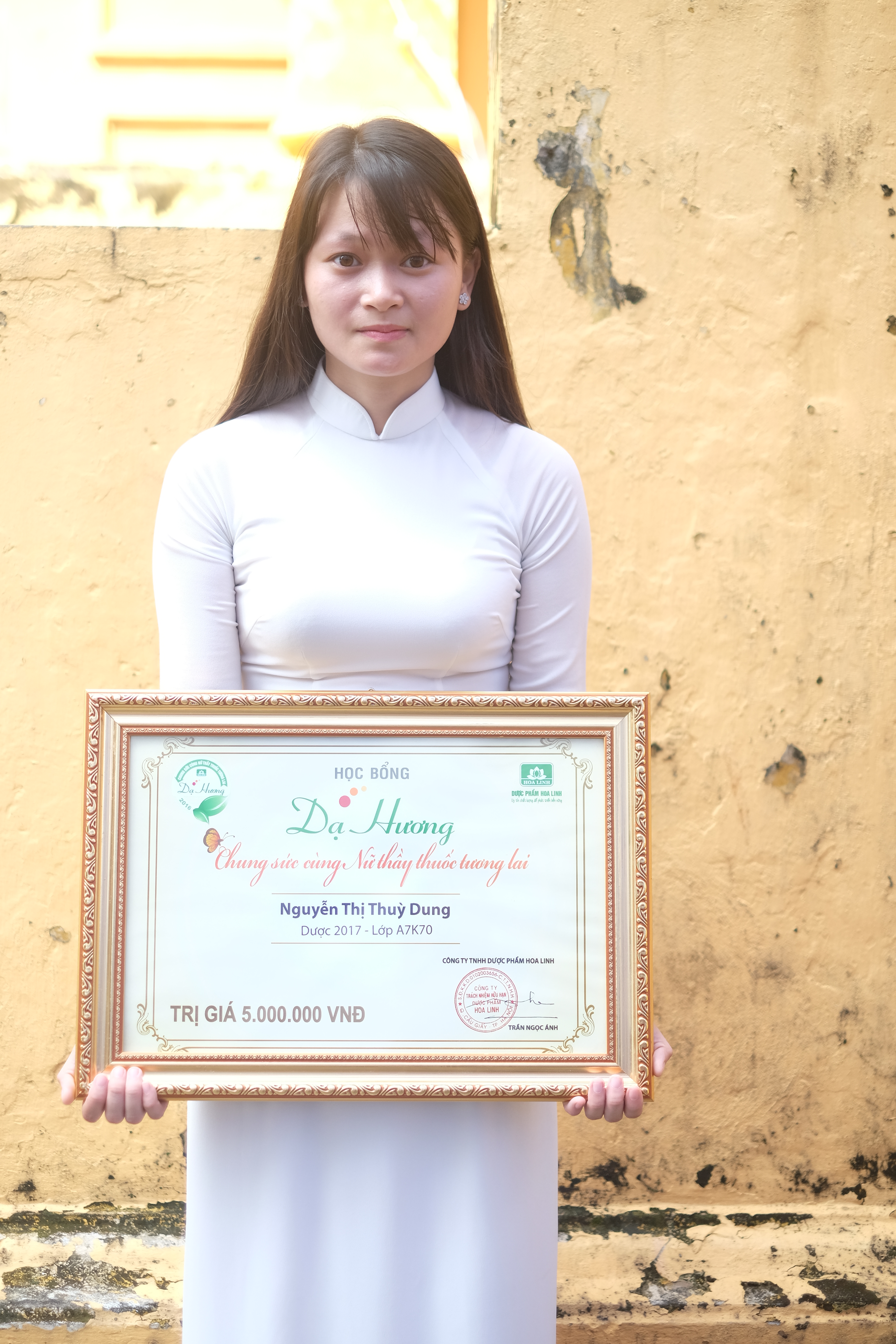 ĐH Dược chào năm học mới với 4 học bổng cho sinh viên xuất sắc - Ảnh 2. ĐH Dược chào năm học mới với 4 học bổng cho sinh viên xuất sắc - Ảnh 2.