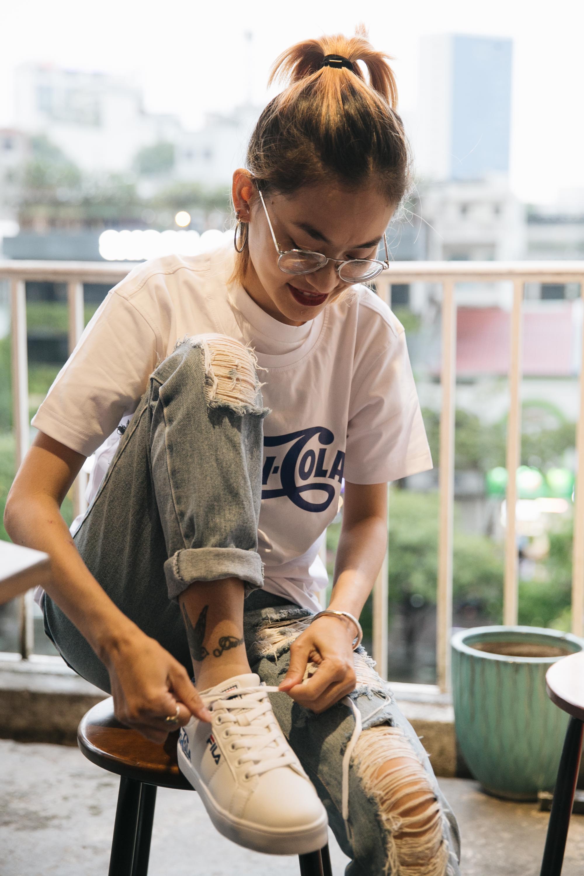 Sài Gòn: Hàng trăm bạn trẻ xuống đường truy tìm hộp quà 120 năm có một - Ảnh 13. Sài Gòn: Hàng trăm bạn trẻ xuống đường truy tìm hộp quà 120 năm có một - Ảnh 13.