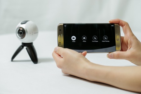 Người dùng dễ dàng sáng tạo và chia sẻ những trải nghiệm của mình dưới dạng video và ảnh chụp 360 độ.