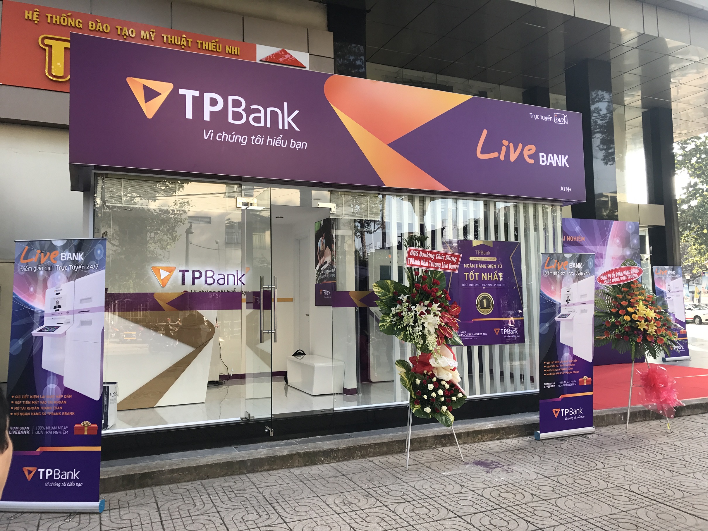 TPBank Livebank tại Hùng Vương Plaza.