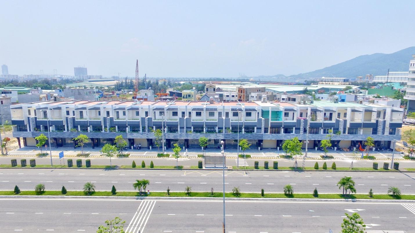 Shophouse Ngô Quyền bên sông và kề biển trở thành điểm nhấn quan trọng trên trục đường thương mại sầm uất ngay trung tâm thành phố Đà Nẵng.