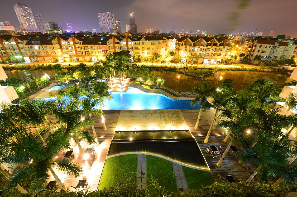 Bể bơi tiêu chuẩn Olympic dài 50m tại Mulberry Lane.
