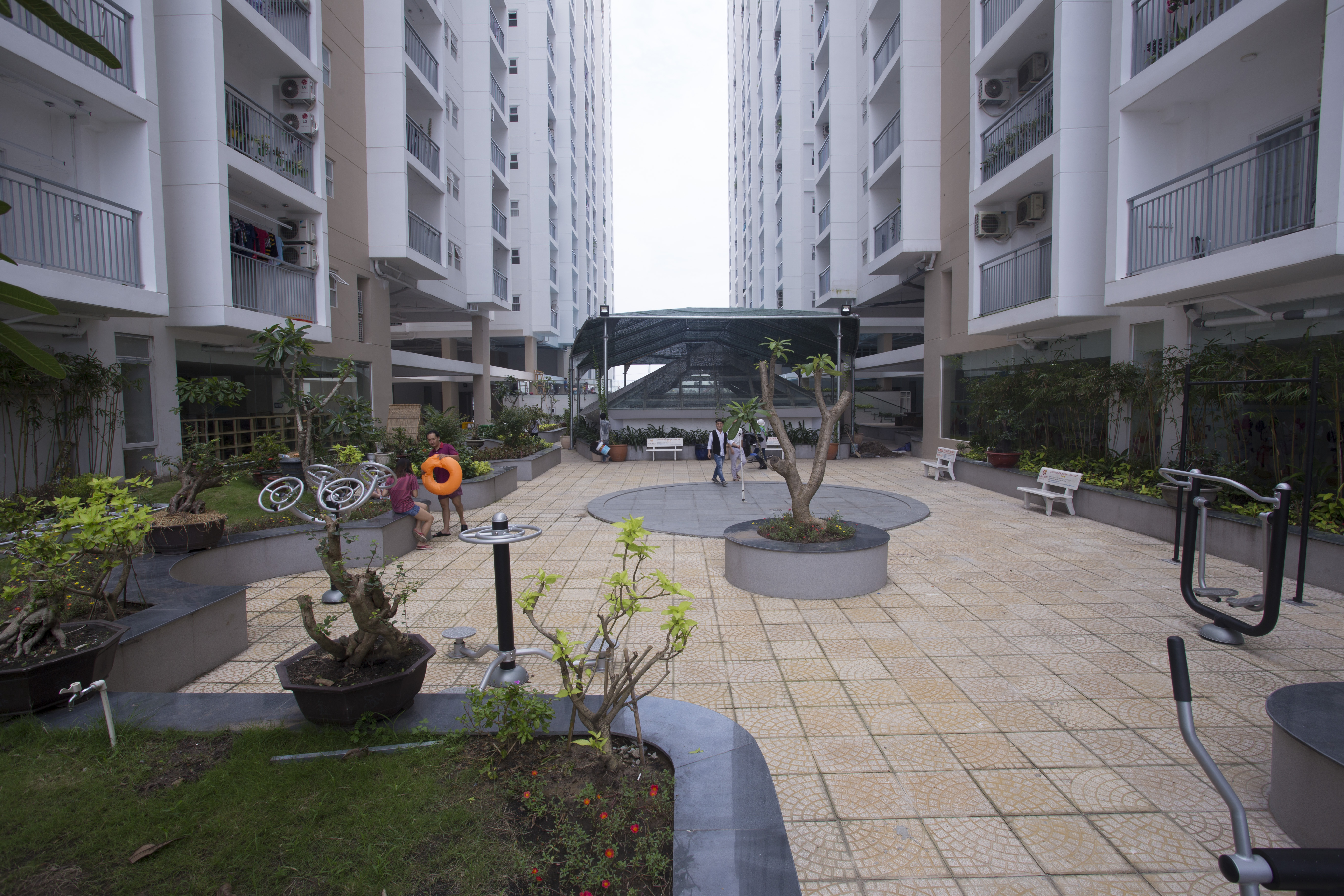 Oriental Plaza: Nhận nhà ngay, quà liền tay - Ảnh 1. Oriental Plaza: Nhận nhà ngay, quà liền tay - Ảnh 1.